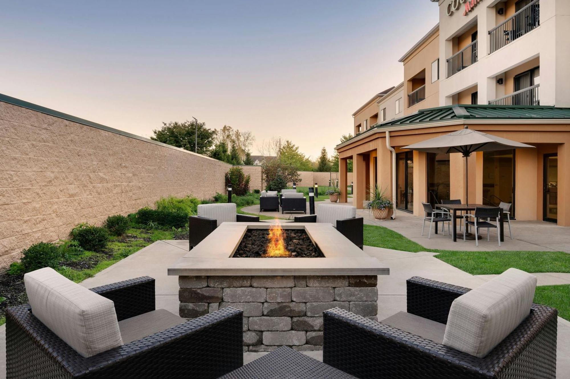 Courtyard By Marriott Indianapolis South Otel Dış mekan fotoğraf